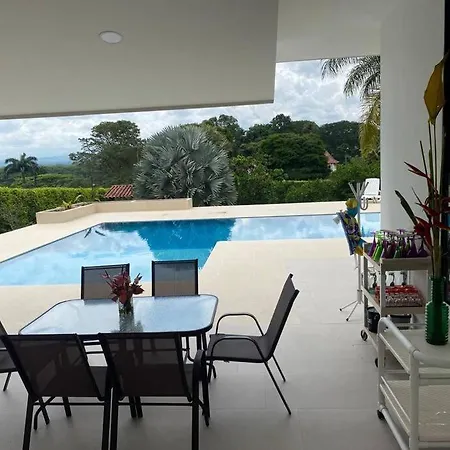 Сasa de vacaciones Daniela Deluxe *